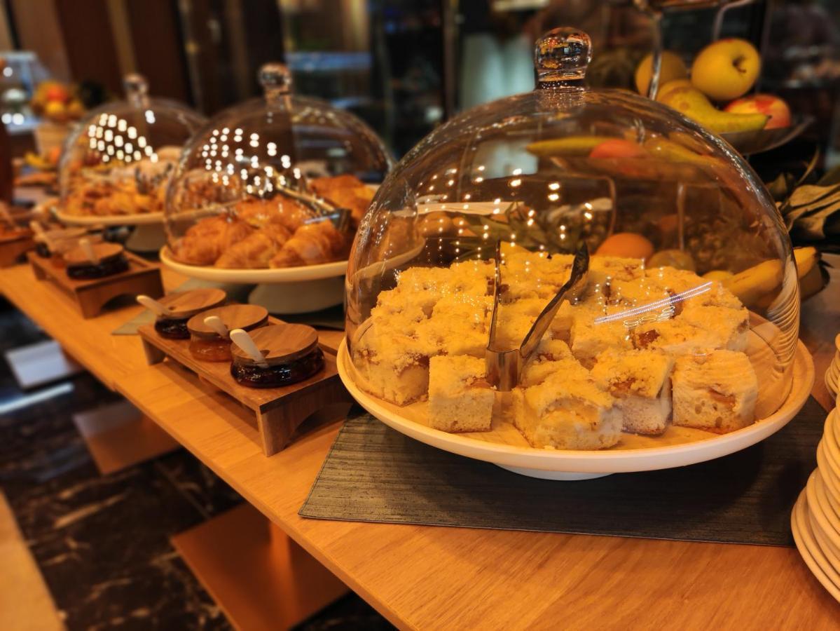 Hotel Kristal Focsani Luaran gambar