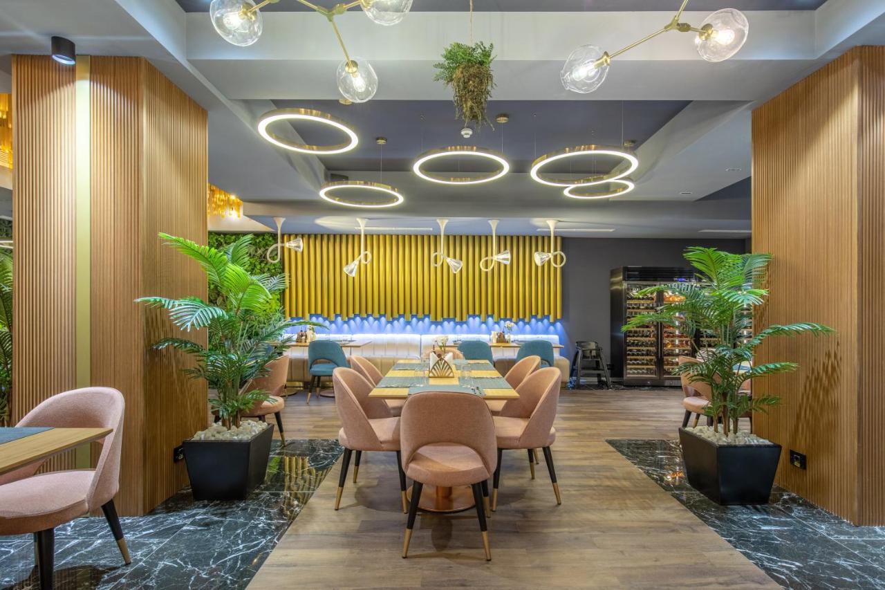 Hotel Kristal Focsani Luaran gambar