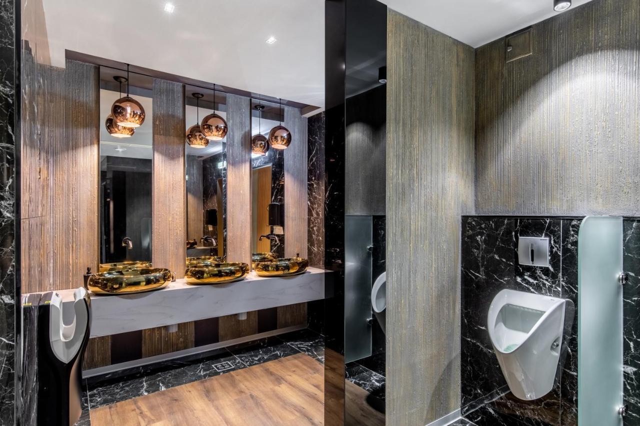 Hotel Kristal Focsani Luaran gambar